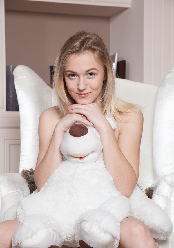 Вероника, 22 года, 1 размер груди